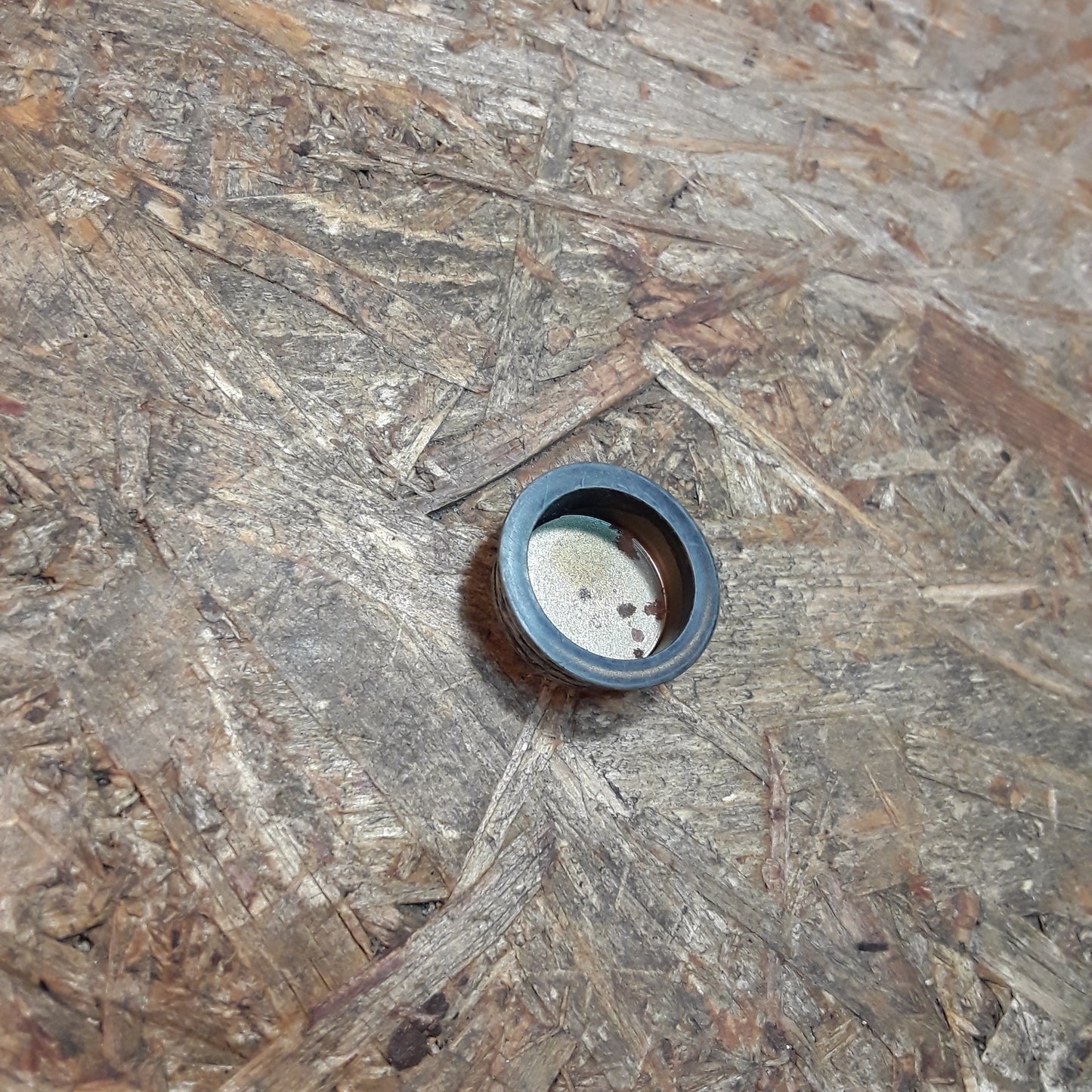 Omega B Kappe 22,4mm zur Abdeckung an Öffnungsschrauberrad und Tachometerantrieb original GM Opel NEU
