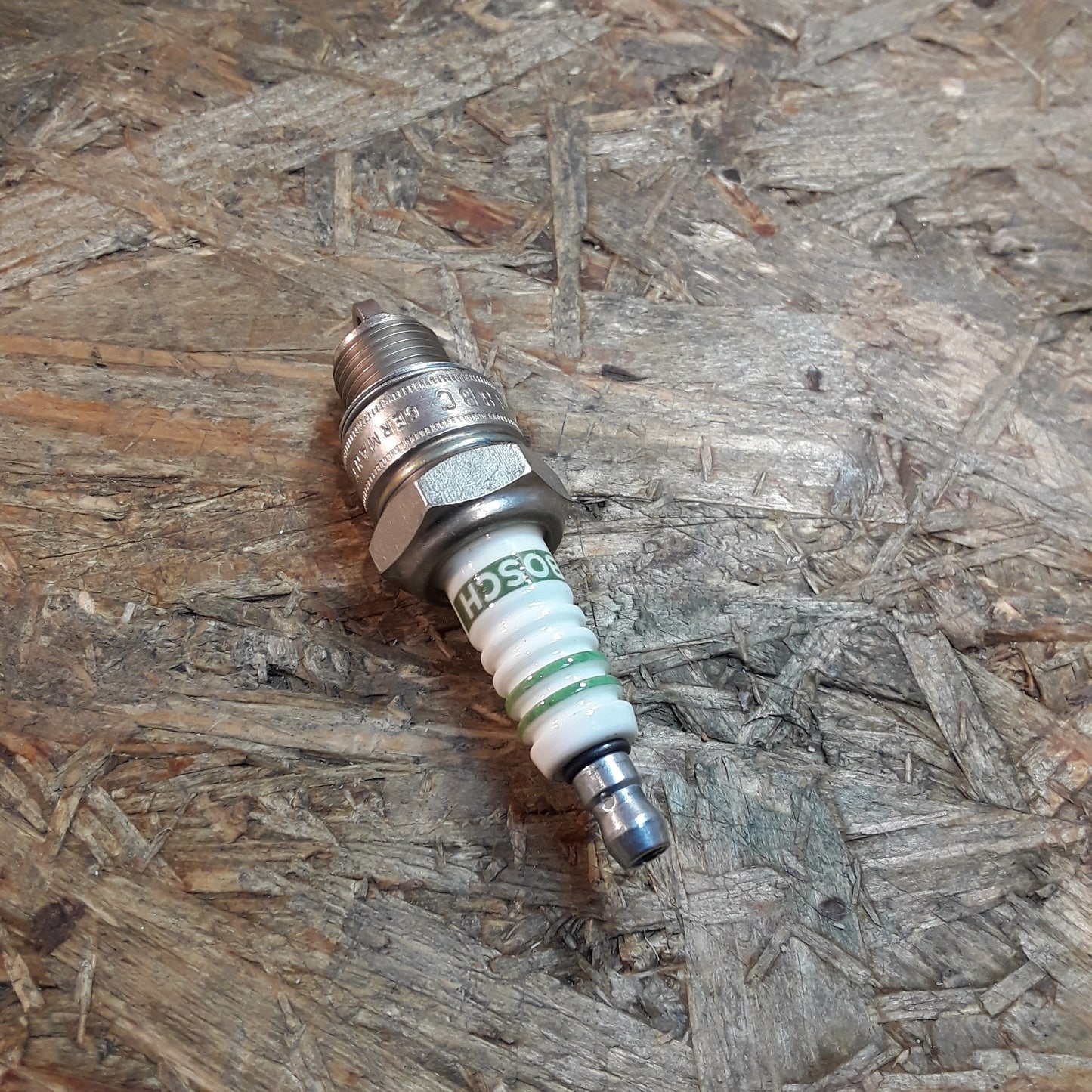 Dacia Land-Rover MG Morgan Renault Rover Zündkerze original Bosch NEU