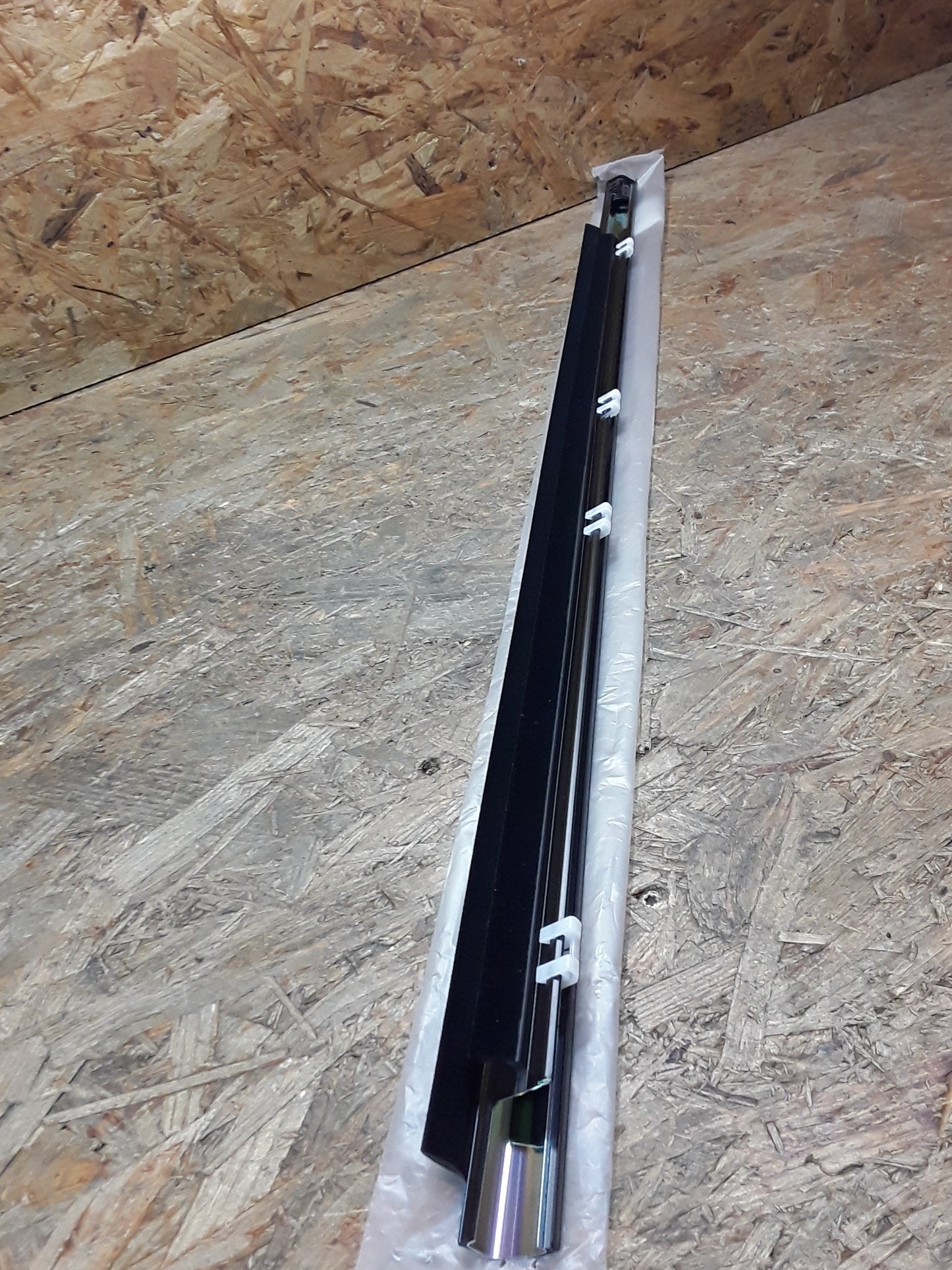 Mitsubishi Outlander Cw4, Cw5w, Cw6 Bj 06-12 Zierleiste, Türfenster V.R, Chrom original Mitsubishi NEU