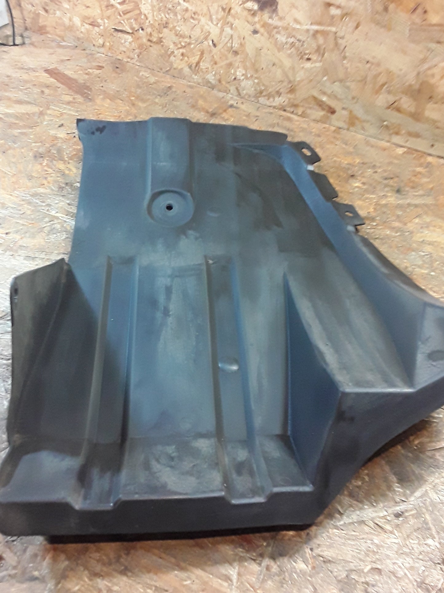 Mitsubishi Colt VI Z3,Z2 1.1, 1.3, 1.5, 1.5CZT 1.5DI-D Radhausschale hinten original Mitsubishi GEBRAUCHT