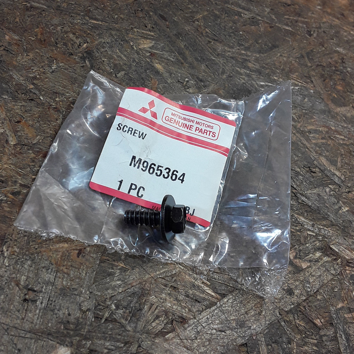 Mitsubishi Carisma Schraube Spritzschutz original Mitsubishi NEU