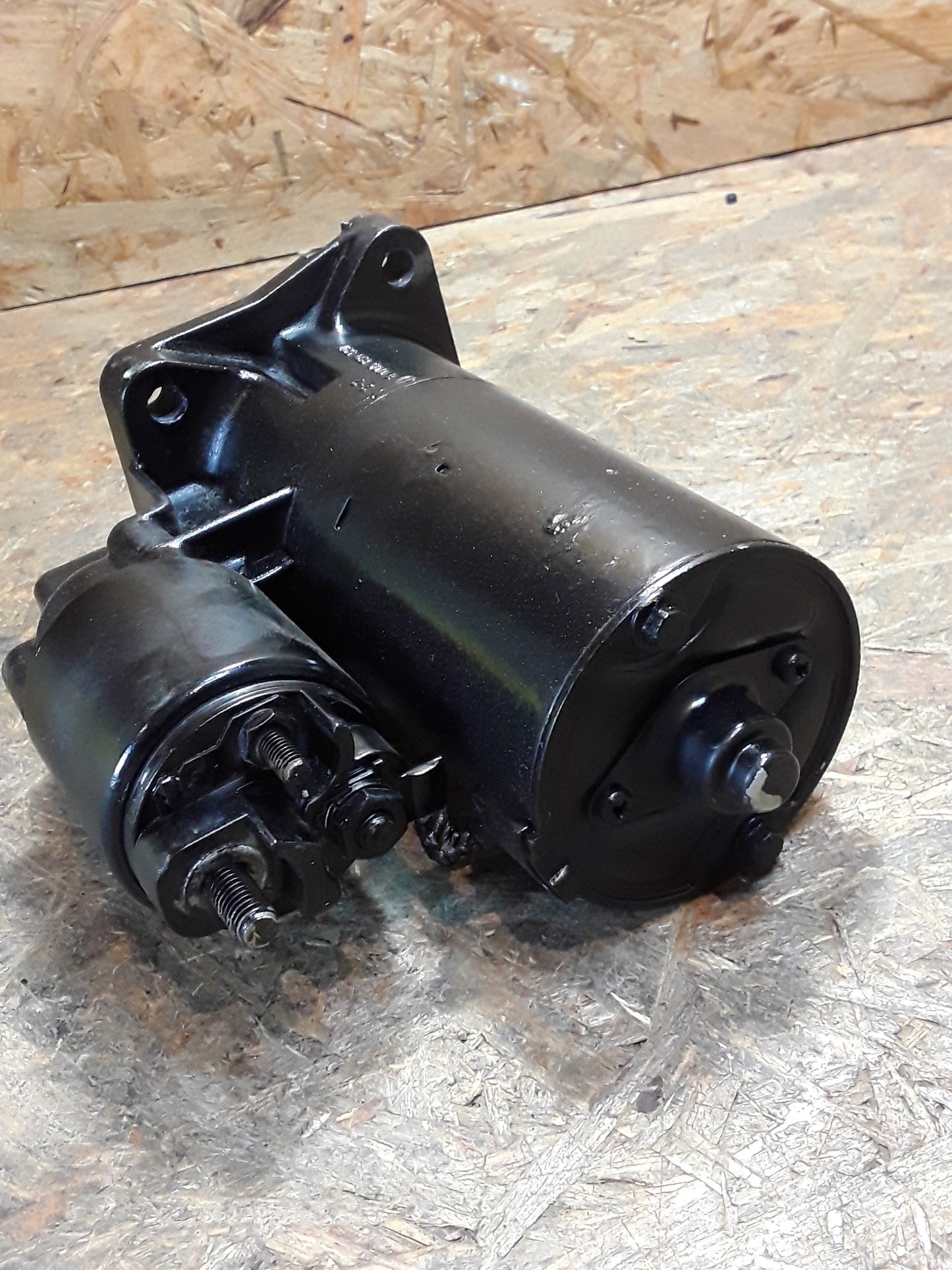 Ford Fiesta Escort/ Orion Anlasser 12V 1.7KW original Bosch NEU