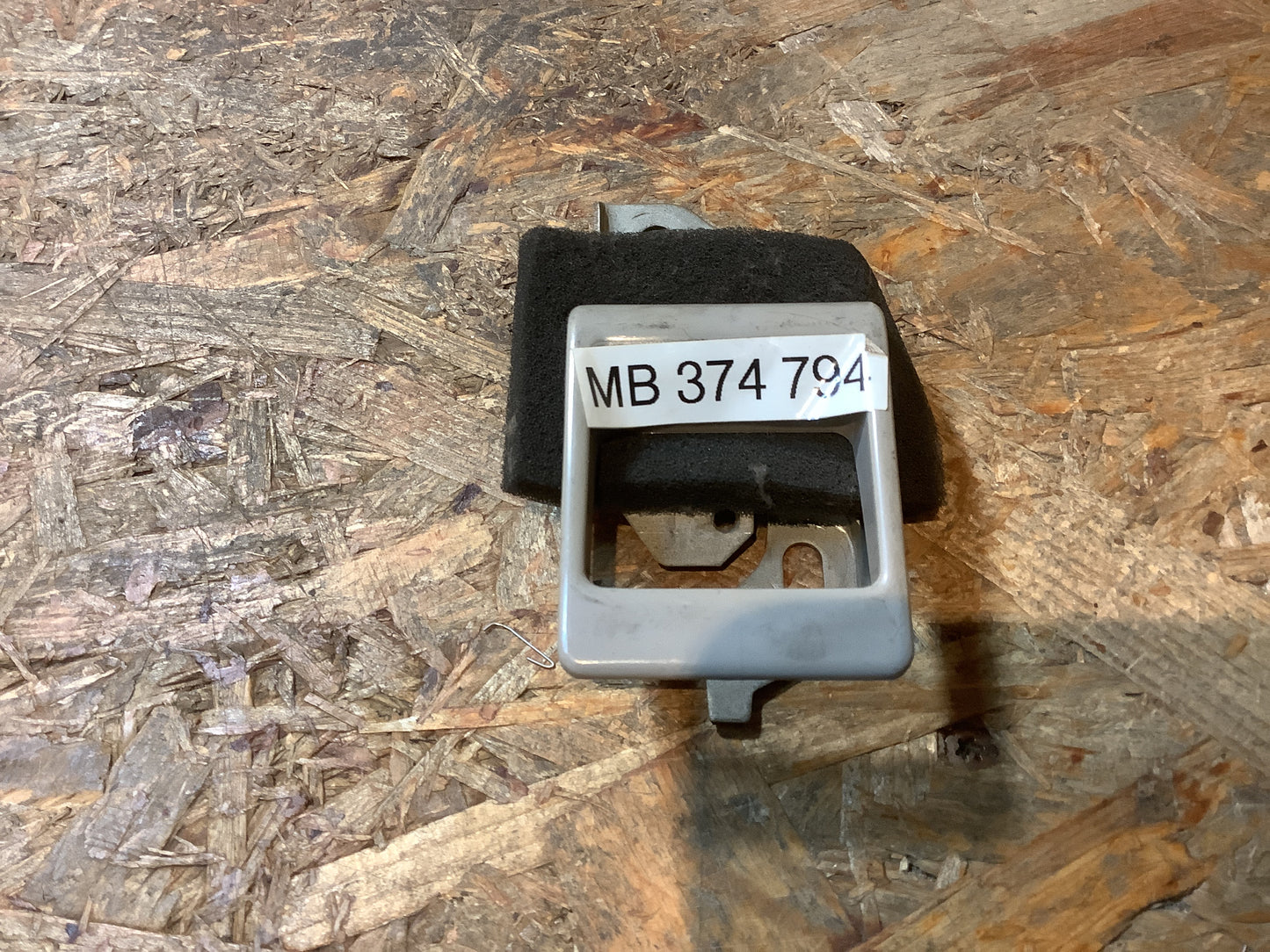 Mitsubishi Mirage, Lancer Clip, Verkleidung Original Mitsubishi NEU