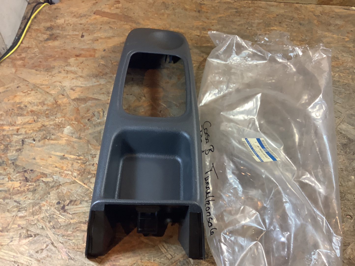 Corsa B Tigra A Tunnelkonsole Original GM NEU