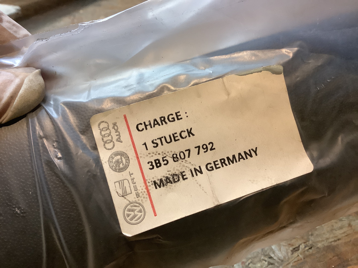 VW Passat B5 Zierleiste hinten rechts Original VW NEU