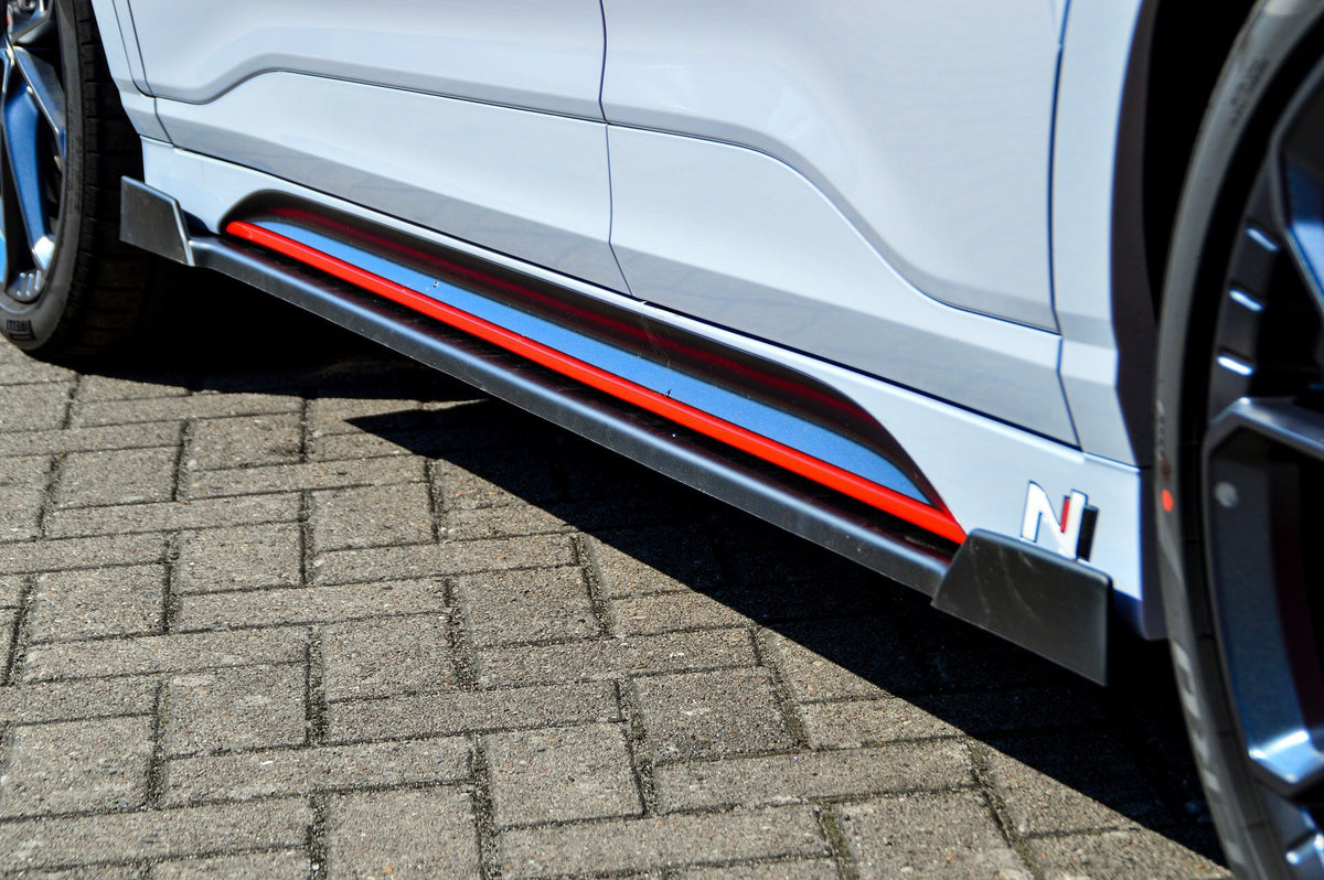 CUP Seitenschwellersatz mit Wing vorne/hinten Hyundai Kona N Carbon