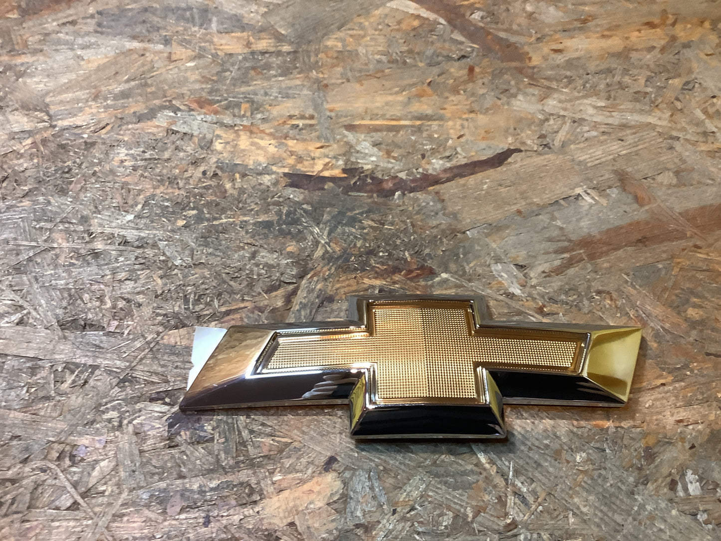 Chevrolet Spark Emblem Kofferraum Original GM NEU