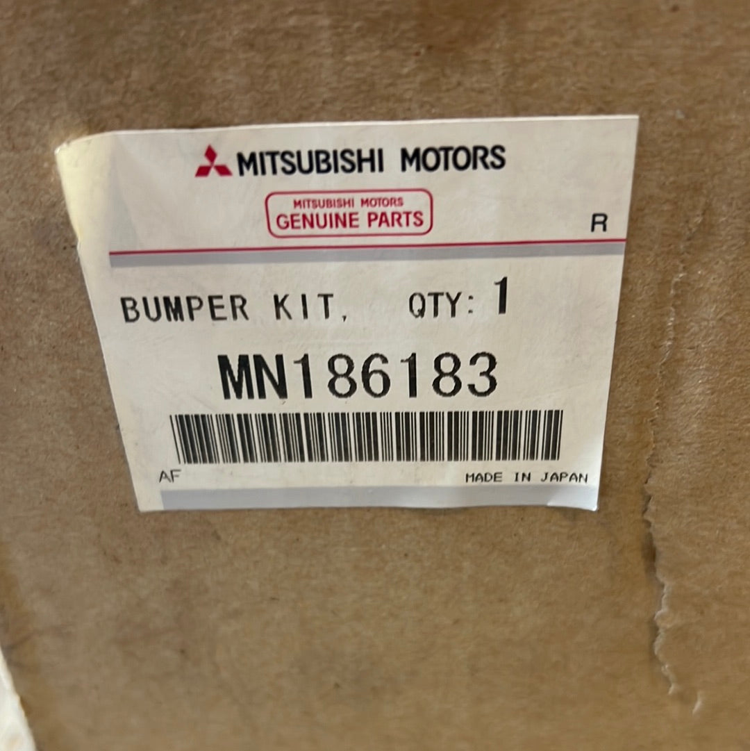 Original Mitsubishi Stosstangensatz Links Ecke Pajero Montero NEU MN186183
