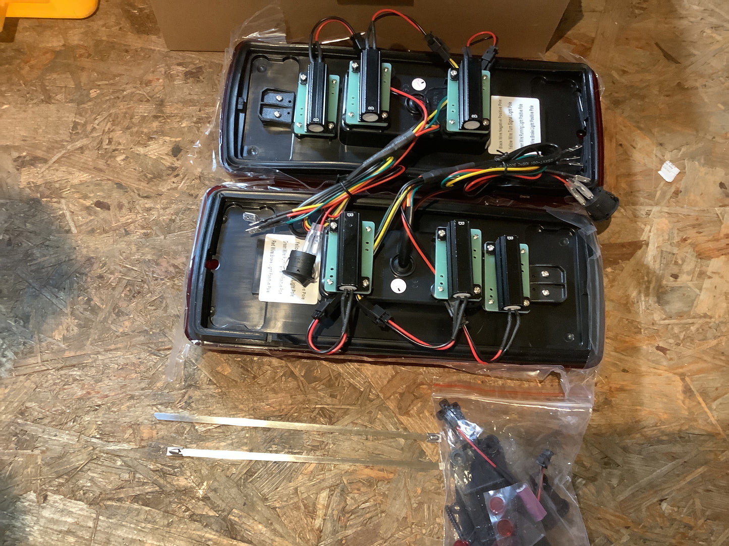 Tuning-Tec LED Rückleuchten für Mercedes Benz G-Klasse W463 90-18 rot/klar dynamisch