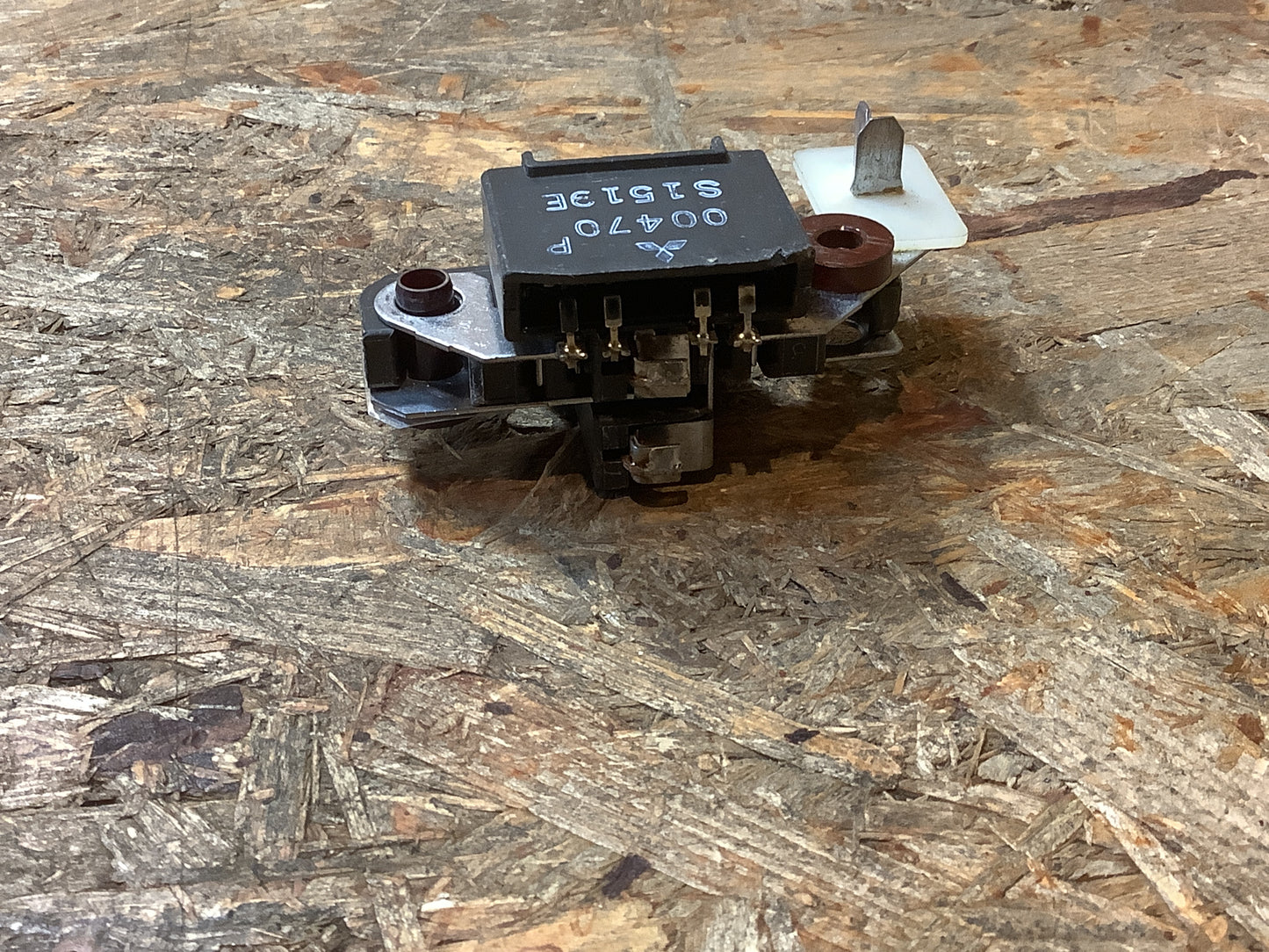 Lichtmaschienenregler, Spannungsregler Original Mitsubishi NEU