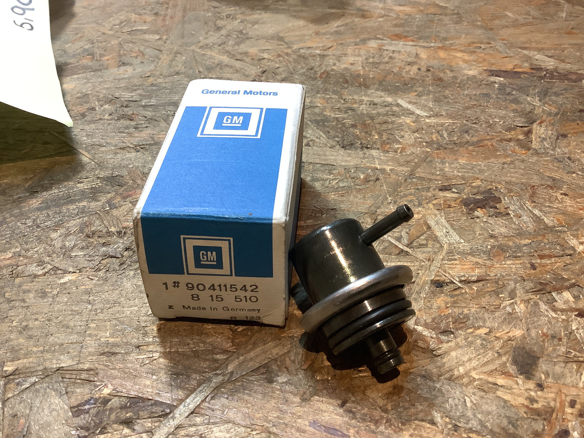 Astra F/G, Omega B, Vectra B 1.8i,2.0i,2.2i Kraftstoffdruckregler Original GM NEU