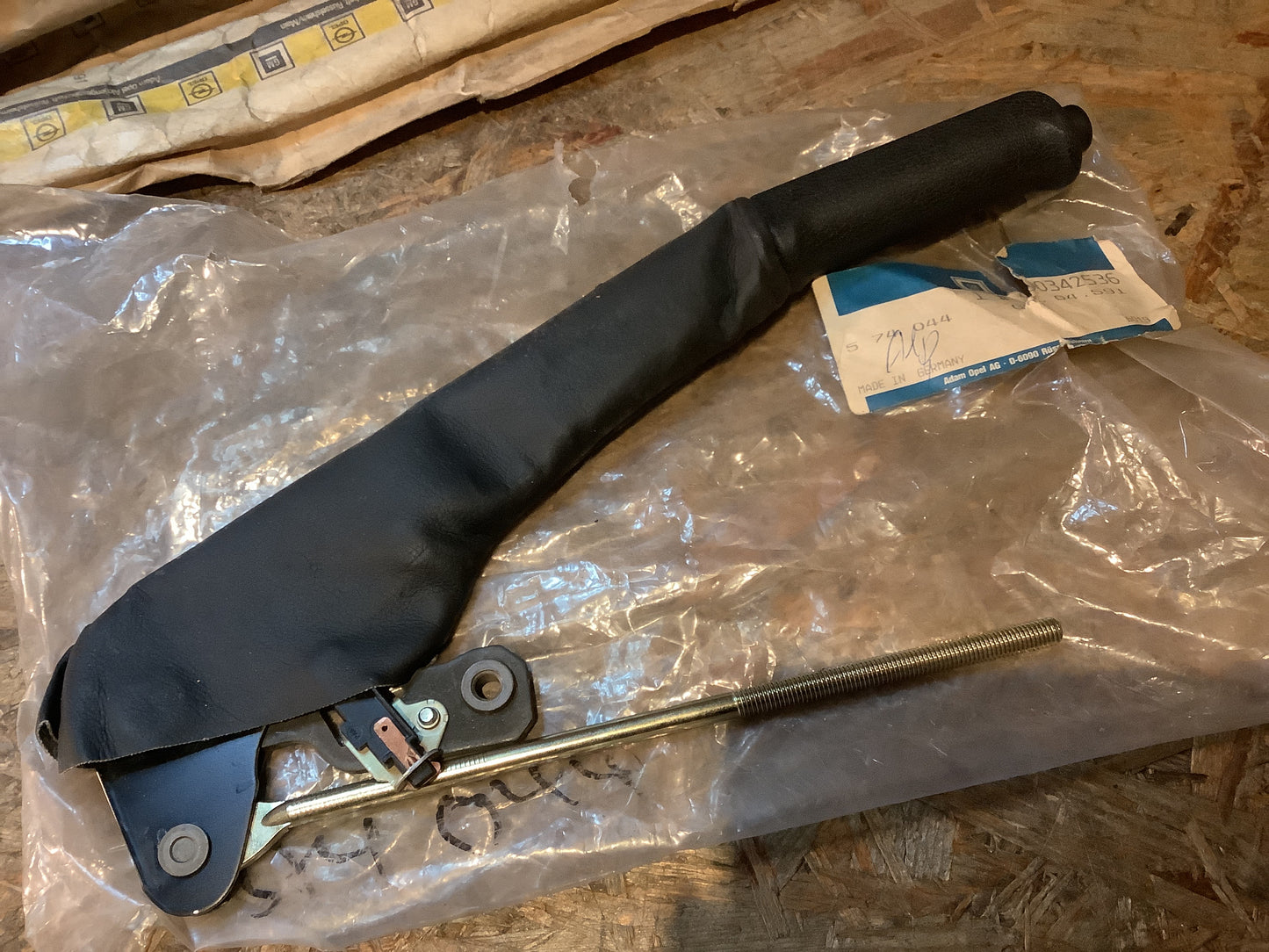 Opel Kadett E Handbremshebel Original GM NEU