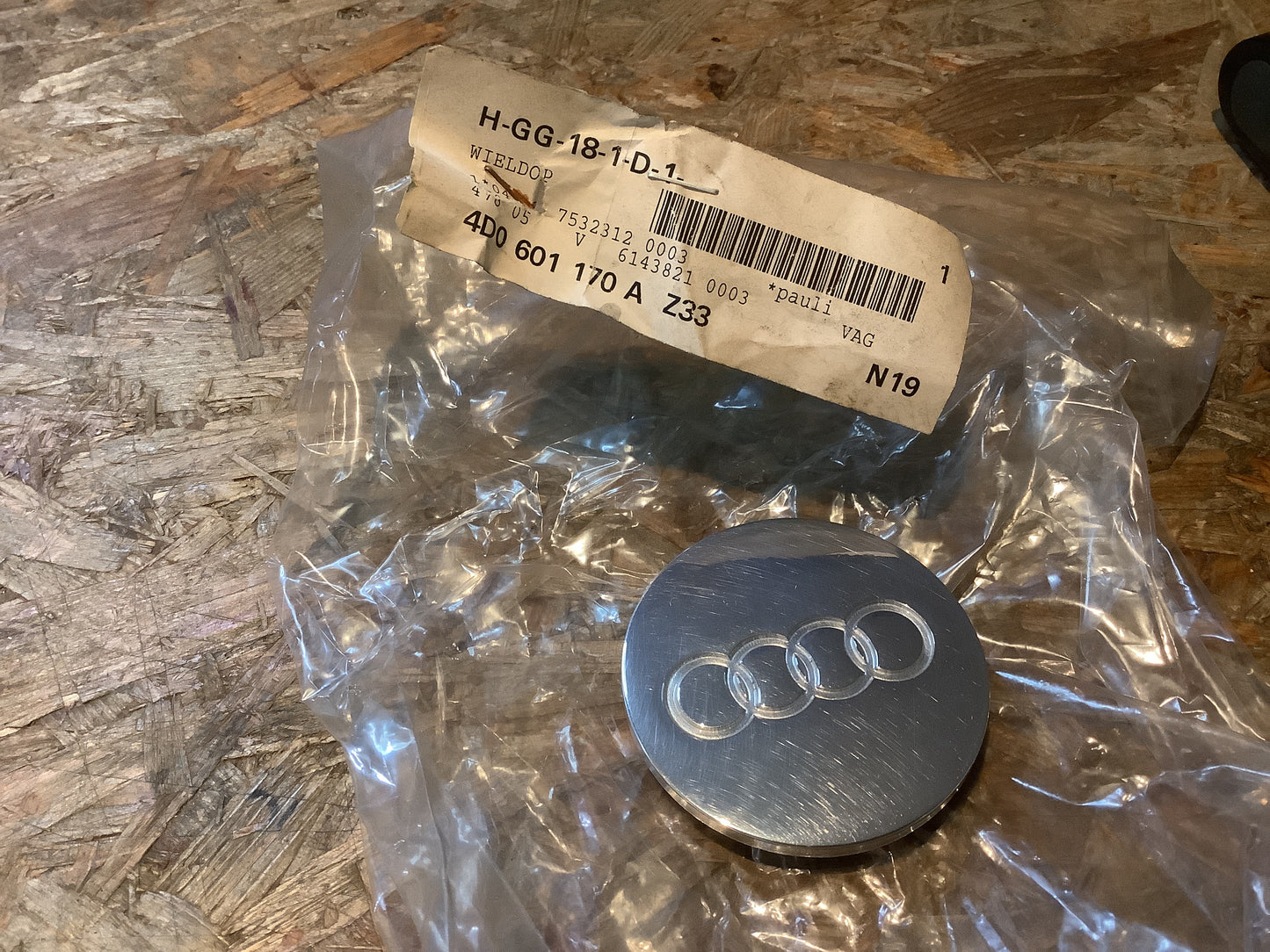 Audi A3/ Q3/ TT/TTS/RS3/RS/Q1 Radkappe Aluminium Original VW NEU