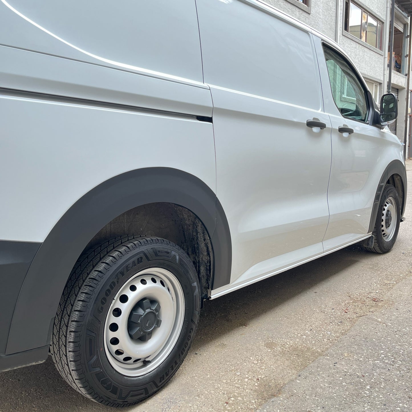 WA03.049 - Radlaufverkleidungen passend für Ford Transit Custom Mk2 2023+ Matt Schwarz
