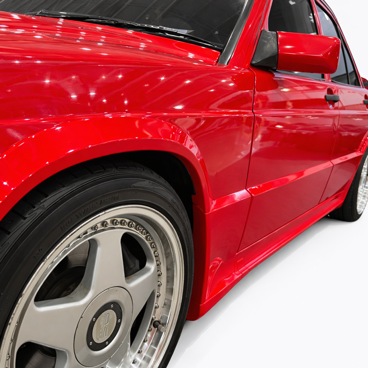 Vordere Kotflügelverbreiterungen passend für Mercedes-Benz 190 (W201) 1982-1993