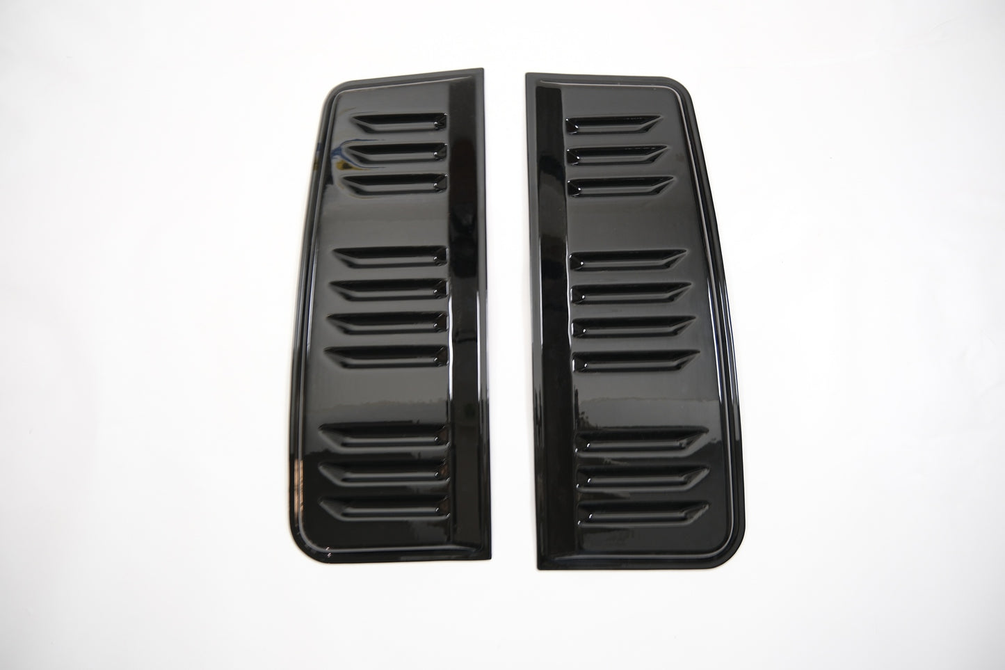 Luftauslässe passend für VW Transporter T5.1 / T6 / T6.1 2010-2023 Hochglanz Schwarz