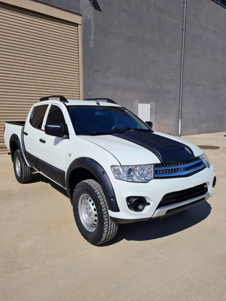 BC05.007 - Karosserieverkleidung passend für Mitsubishi L200 Triton Serie 5 / 6 2015+ Matt Schwarz