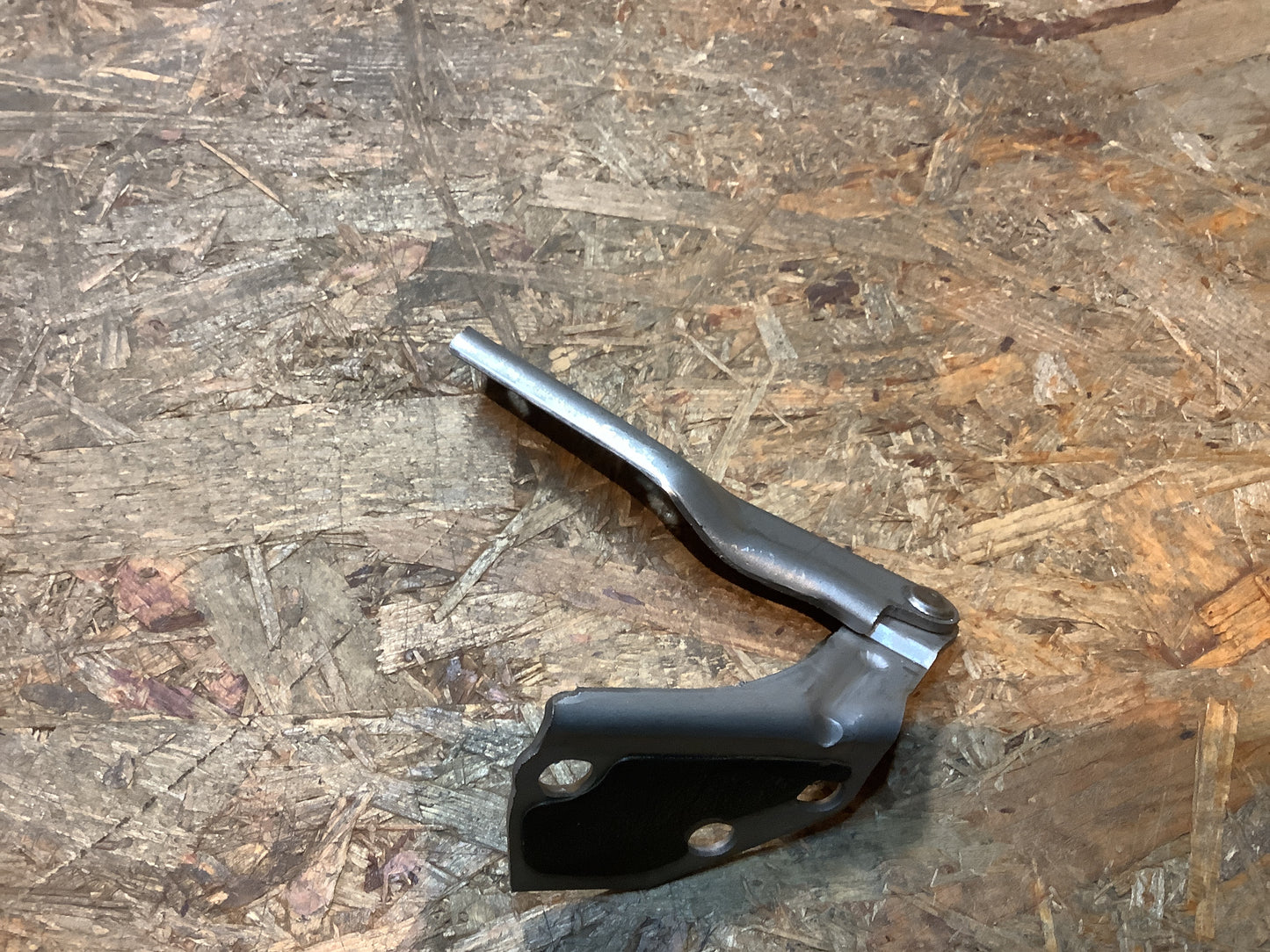 MitsubishiColt Lancer Motorhaubenscharnier links Original NEU