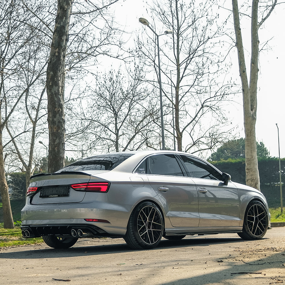 RV21.043 - Heckschürze passend für Audi A3 8V Facelift Limousine 2016-2020 Hochglanz Schwarz