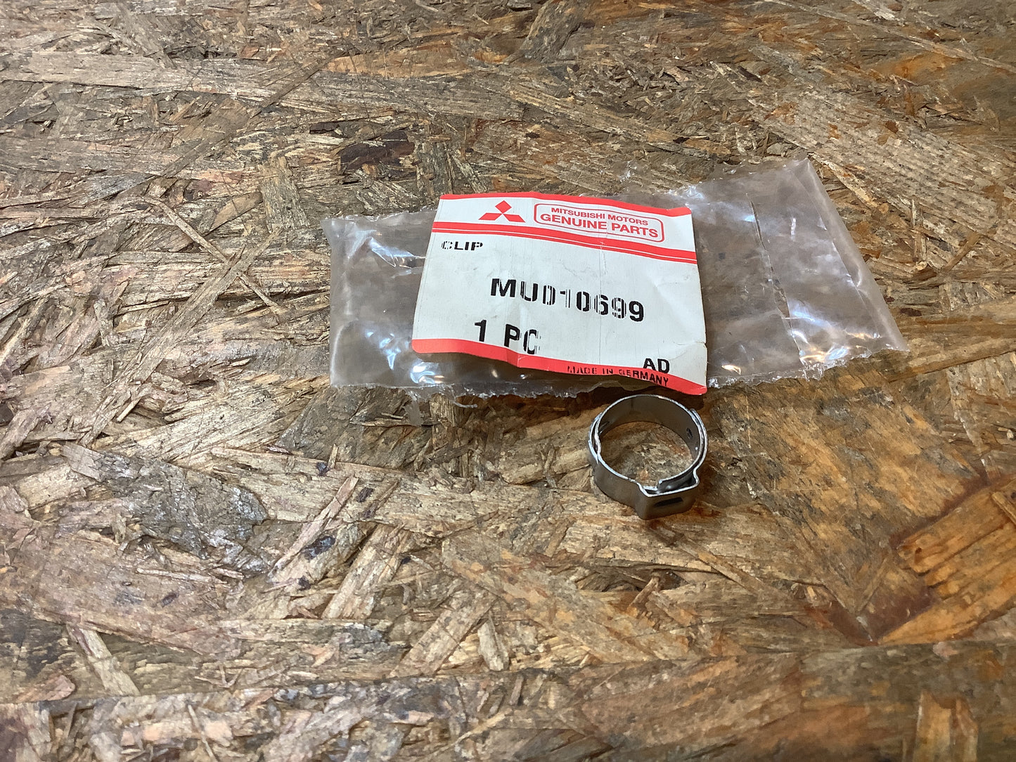 Mitsubishi Colt Europe, Z39A Clip, Kraftstoffleitung Original Mitsubishi NEU