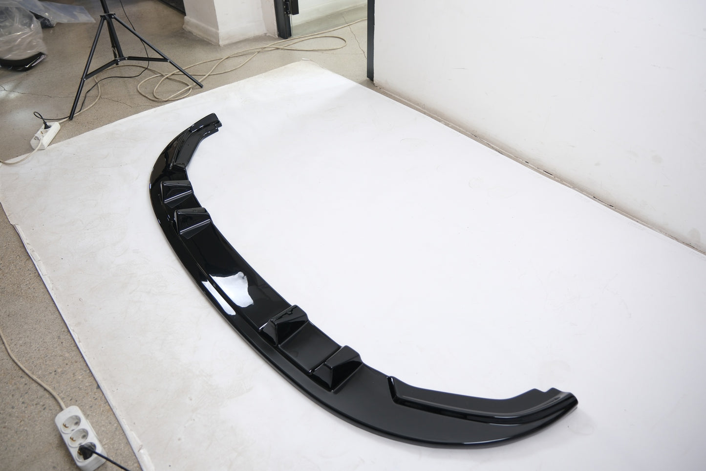 FS01.021 - Frontsplitter passend für VW Transporter T6.1 2019-2024 Version 2 mit ABE TÜV Hochglanz Schwarz