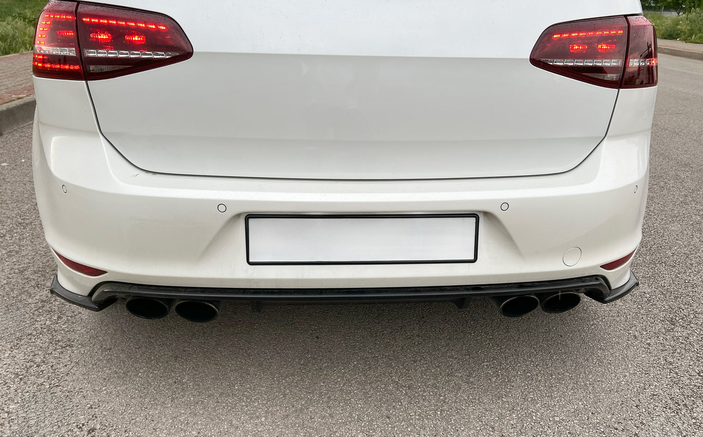 RS11.008 - Heckseitliche Diffusor Splitter passend für VW Golf MK 7 R 2013-2016 Hochglanz Schwarz