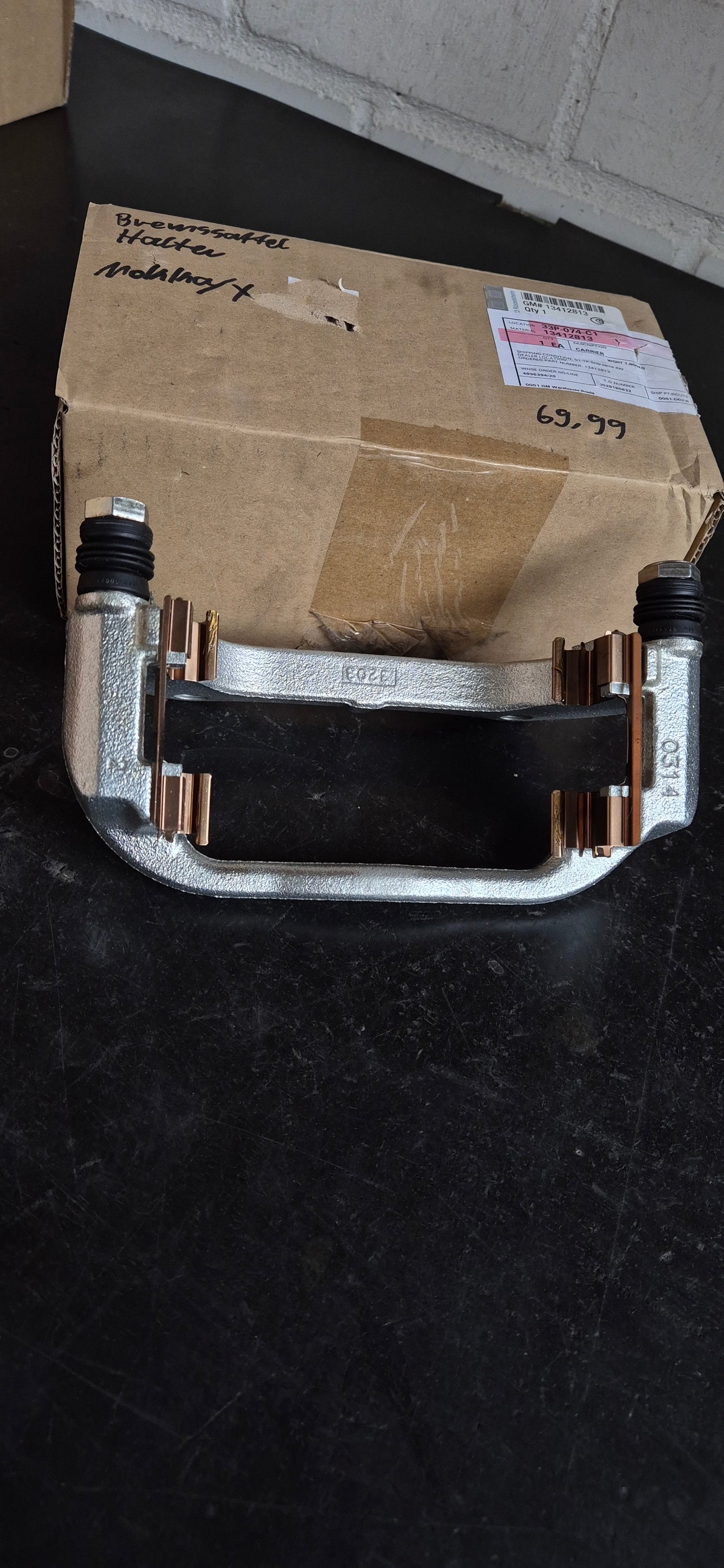 Bremssattel Halter Mokka/X Original GM Neu