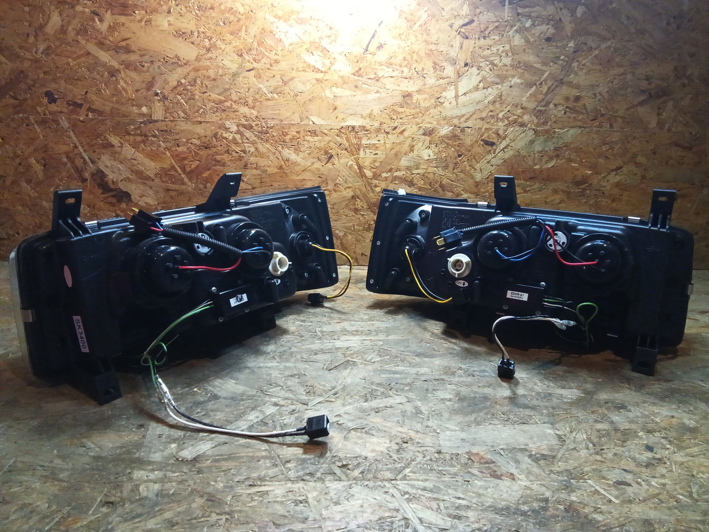 Tuning-Tec LED Tagfahrlicht Scheinwerfer für VW T4 90-03 (kurzer Vorderwagen) schwarz (LPVW84)