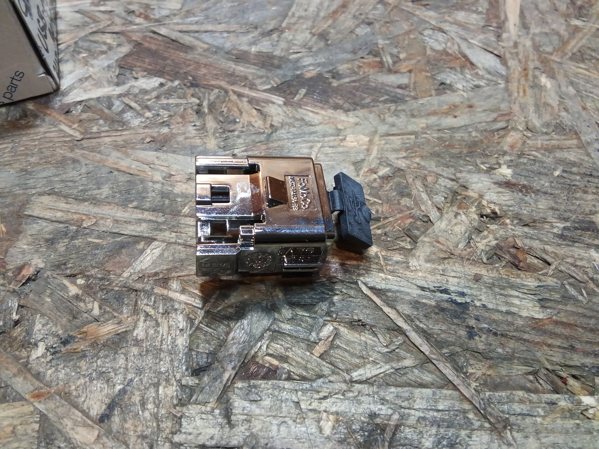 Ford Grand C-Max BJ 15 USB -Anschlussgehäuse original Ford NEU