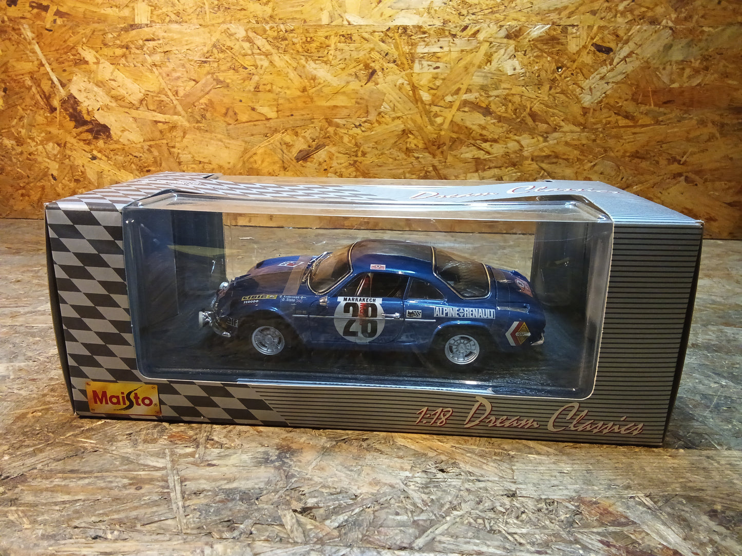 Alpine Renault 1600S BJ 1971 Modellauto 1:18 original Dream Classics NEU aus Altbestand
