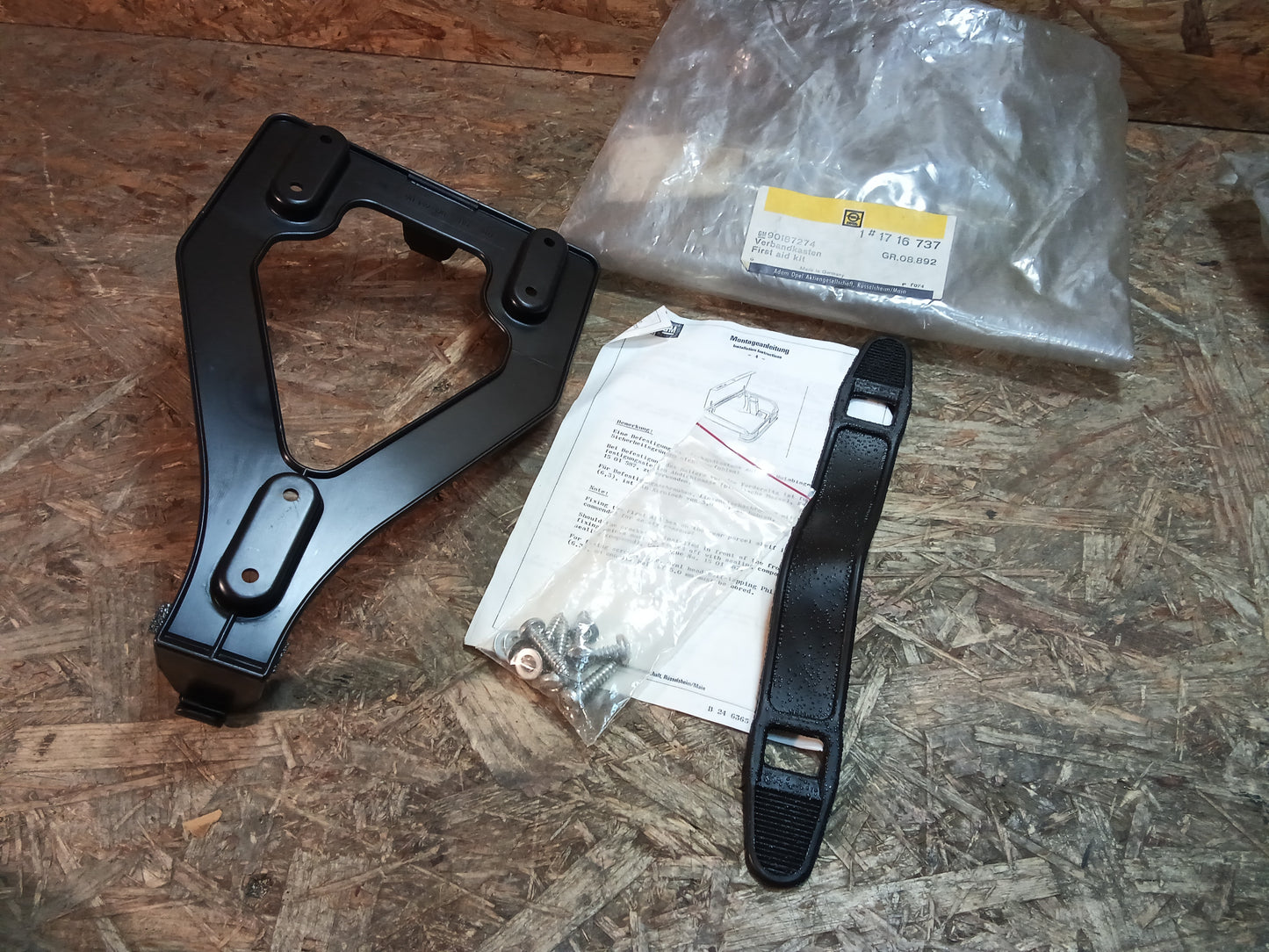 Oldtimer Youngtimer Halter Verbandskasten original GM NEU