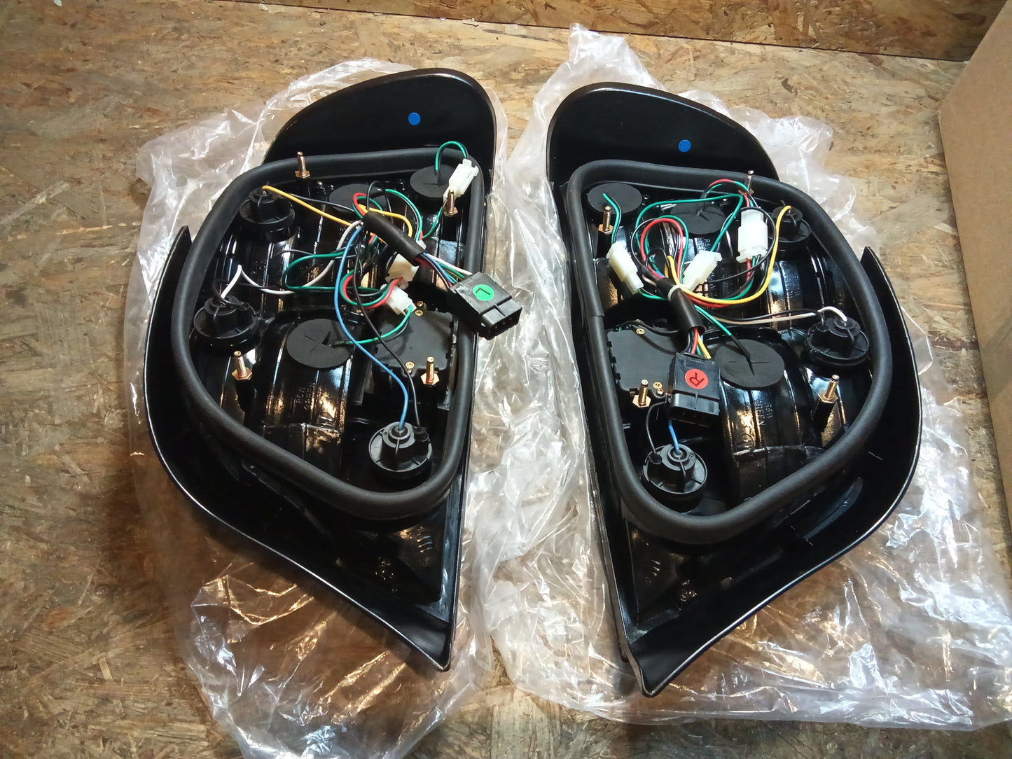 Tuning-Tec LED Rückleuchten für BMW 7er E38 94-01 rot/klar (LDBM09)