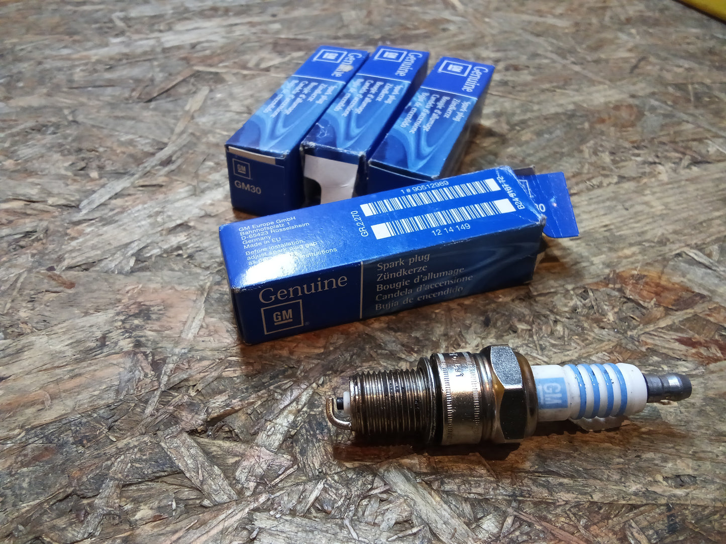 Verschiedene Opel Modelle Zündkerzensatz (4Stück) original GM NEU
