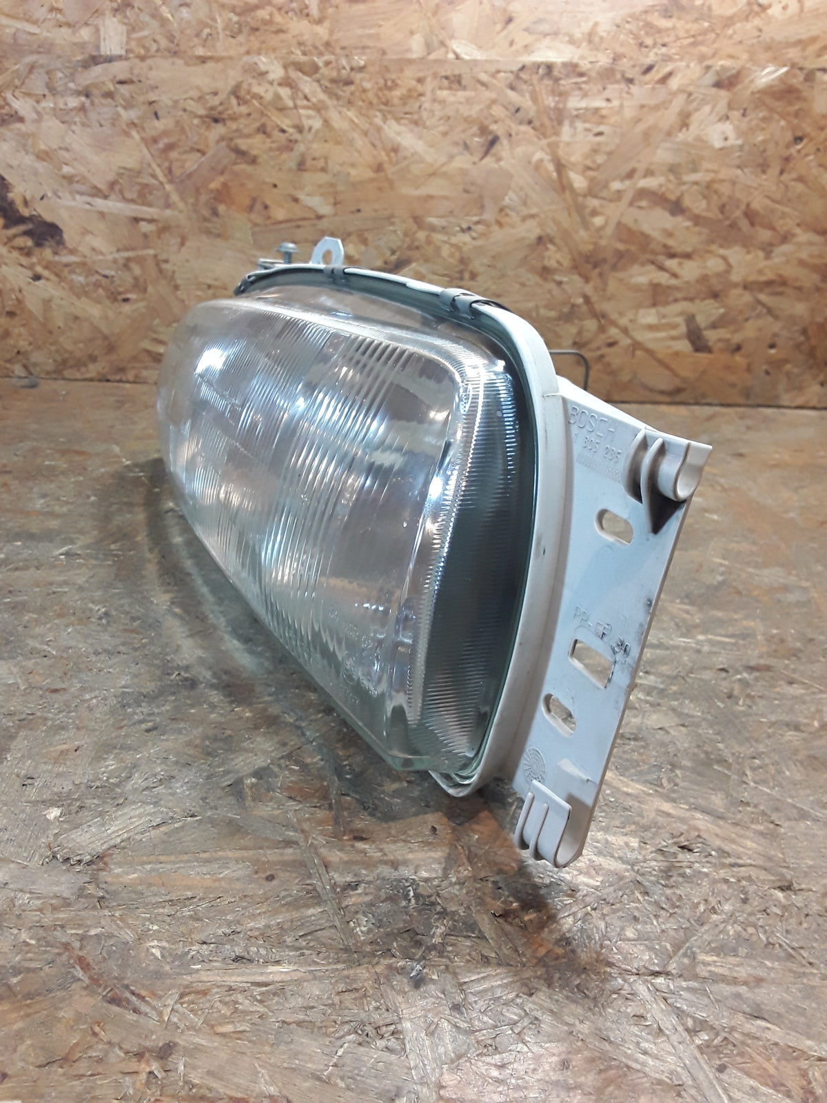 Ford Fiesta Bj 96-99 Scheinwerfer rechts original Ford NEU
