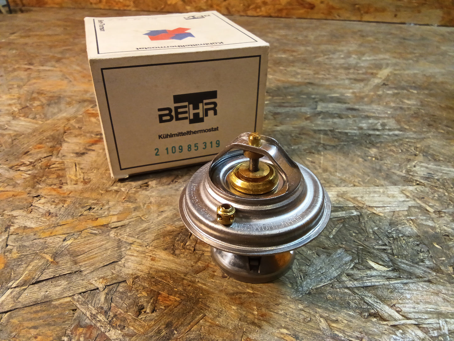 Mercedes W/S 124, W201, W202, S210, G-Klasse, Sprinter Thermostat Kühlmittel original BEHR NEU