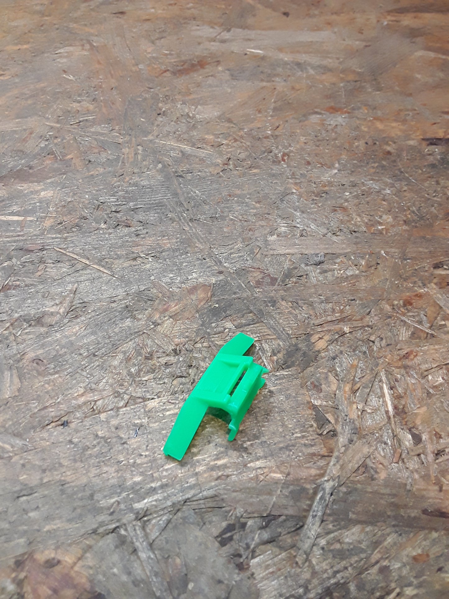 Mitsubishi Pajero/ Triton Clip an Abflussleiste/ Regenrinne original Mitsubishi NEU