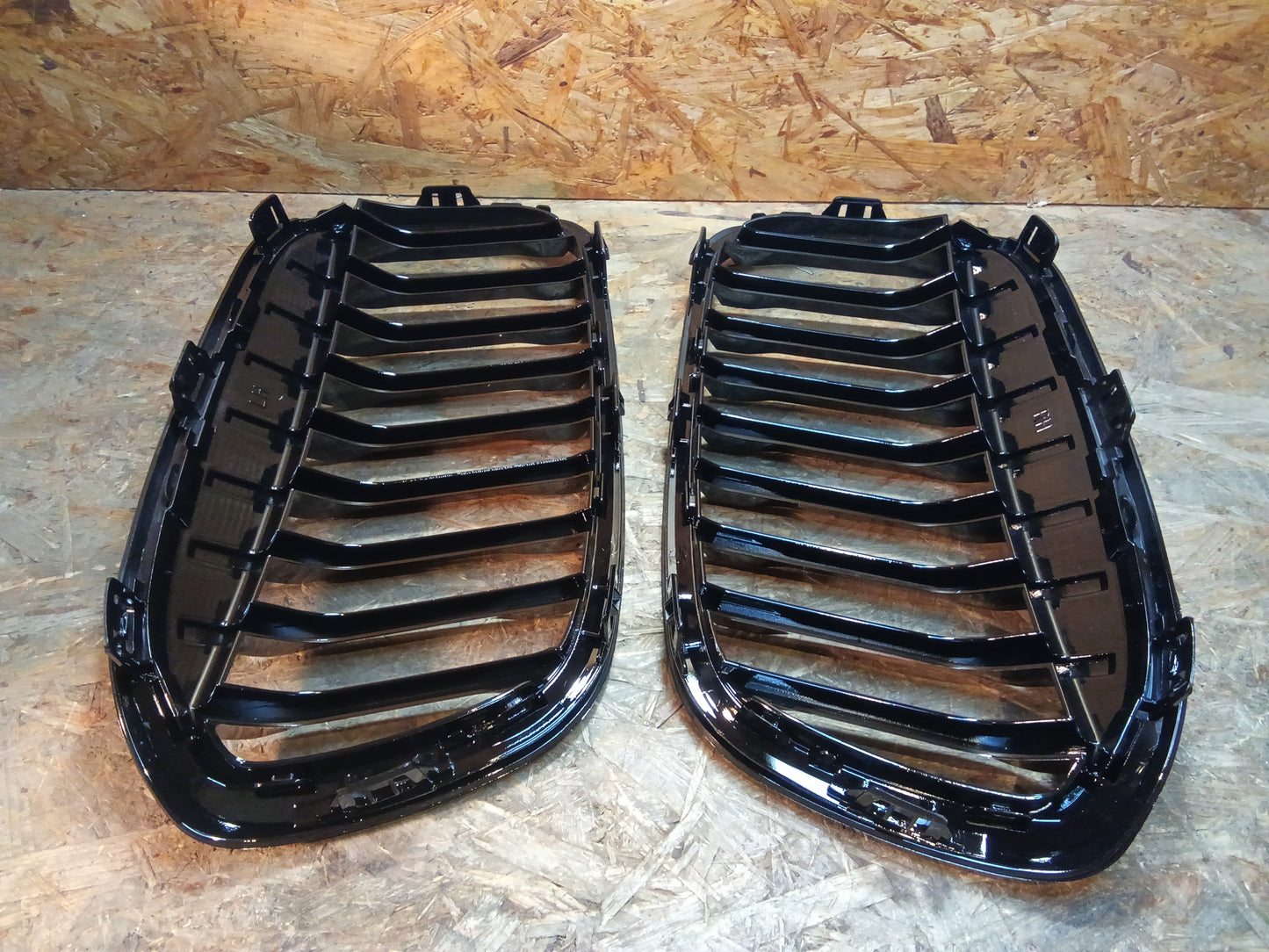 Sport Kühlergrill Single Line Gloss Black BMW 2 F45 F46 LCI Facelift 2018-2021
