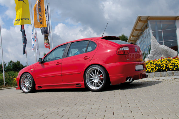 Seat Leon (1M) Rieger Seitenschweller links, mit Schacht und 2 Ausschnitten, ABS,
inkl. Alugitter, Gutachten, Montagezubehör