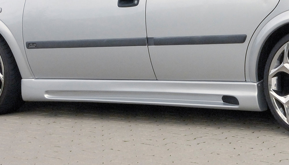 Opel Astra G Rieger Seitenschweller links, mit Schacht, mit Ausschnitt, ABS,
inkl. Alugitter, Gutachten, Montagezubehör