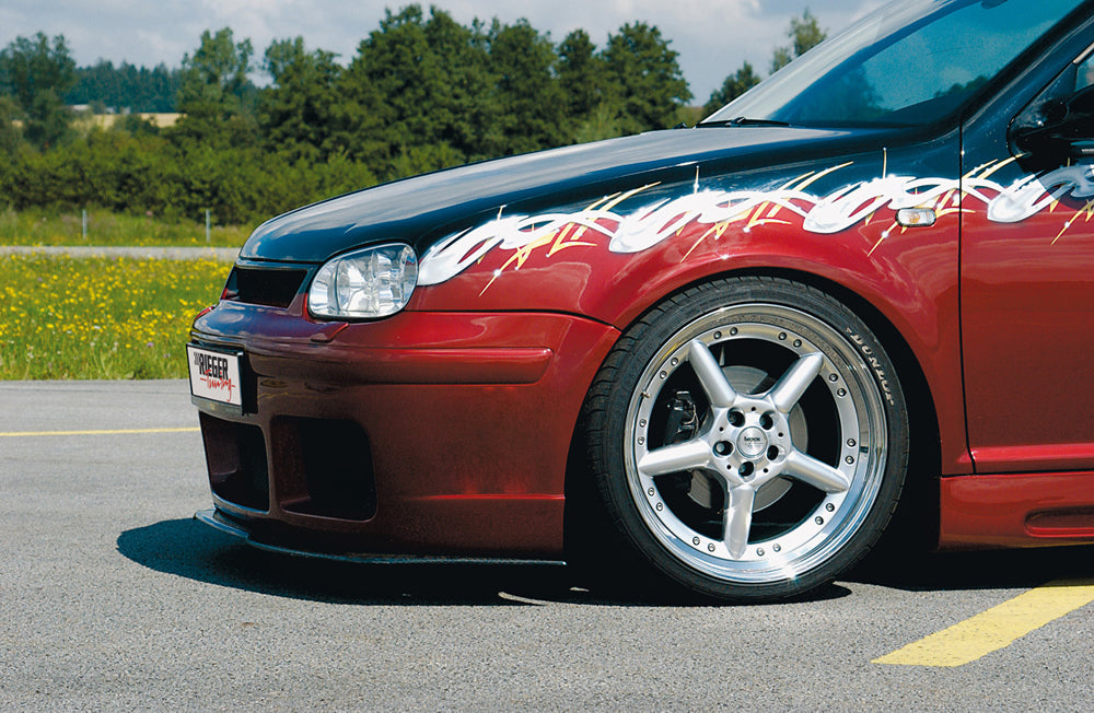 VW Golf 4 Rieger Spoilerstoßstange RS-Four-Look ohne Rippen, mit Abdeckung für VW-Emblem ABS, für Fzg. mit Scheinwerferreinigungsanlage,
inkl. Alugitter, Montagezubehör, ABE