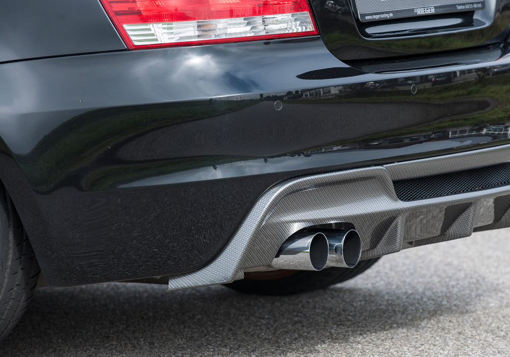 BMW 1er E82, E88 (182 / 1C) Rieger Heckeinsatz für Doppelendrohr li. u. re., (4x80mm ø), ABS, Carbon-Look, für Fzg. mit M-Technik,
inkl. Alugitter, Montagezubehör, Gutachten