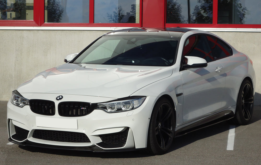 BMW 3er F80 M3 (M3) Carbon Spoilerschwert für BMW M4 F82/F83 u. M3 F80 für orig Frontschürze (ohne M-Performance-Aufsatz) gekantete Version, für orig. Frontschürze, Carbon,
inkl. Montagezubehör, Gutachten