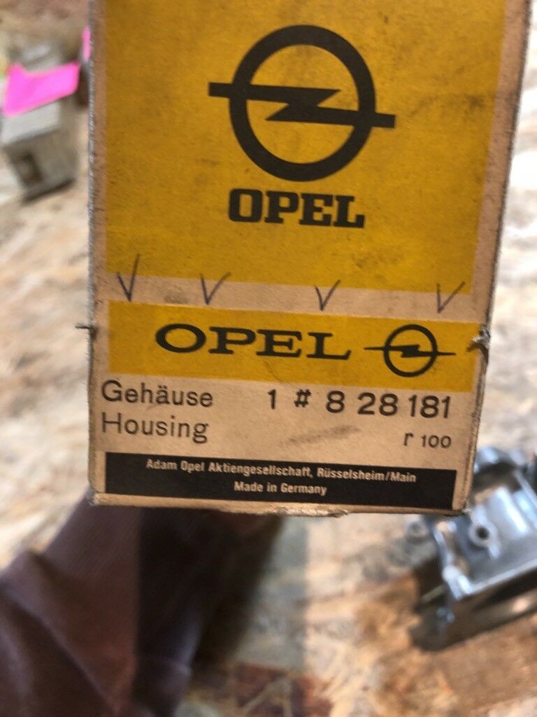 Opel Oldtimer vergaser Teil / Gehäuse NEU Original GM