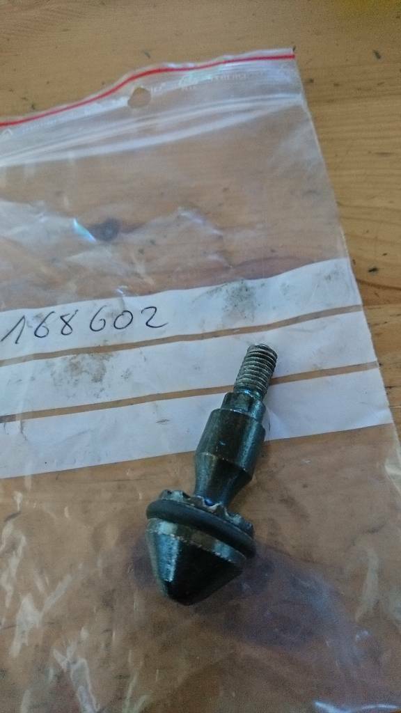 Opel Youngtimer Oldtimer Bolzen neu original 168602