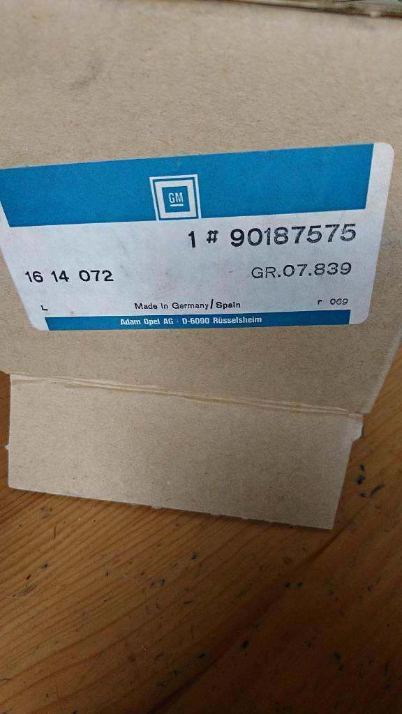 Kadett E Stoßstangen Halter Set neu original GM