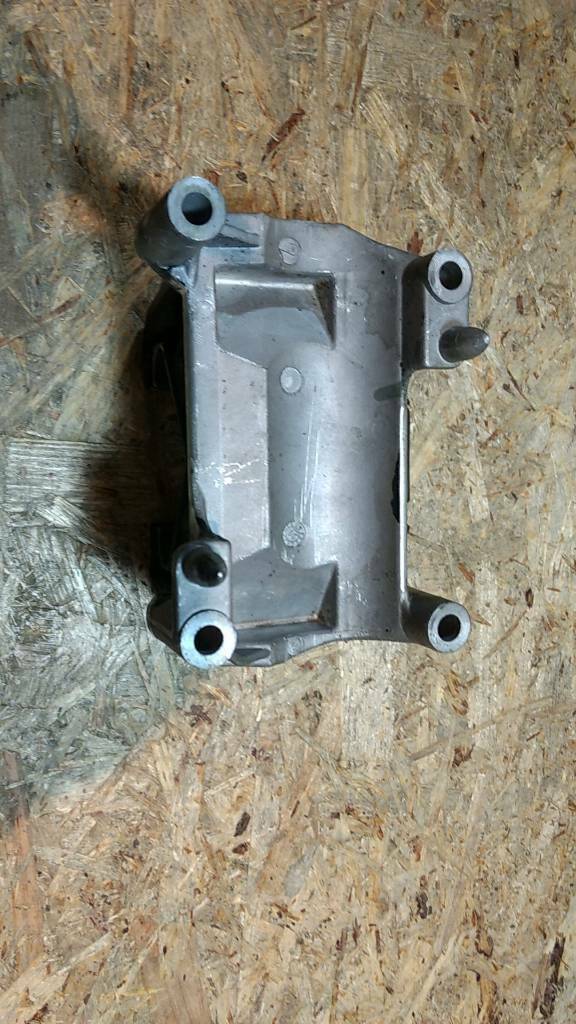 Original GM Opel Vectra B Limo CC Caravan 2.0DTI 16V Buchse NEU