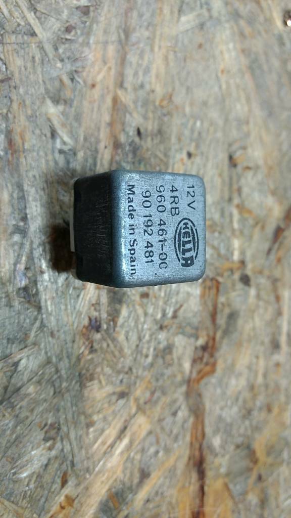 Original GM Opel Omega B Mehrzweck-Relais NEU