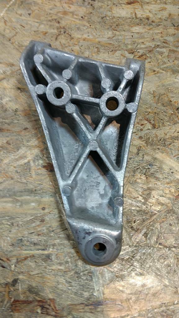Original GM Opel Halter Lichtm. Kadett E C16CZ C16NZ Ersatz NEU