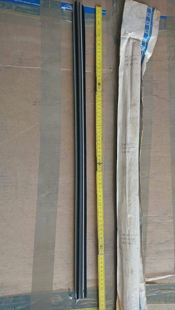 Vectra A Zierleiste Fensterschachtabdeckungen neu gm 90310391