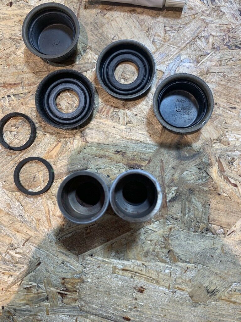 Original GM Opel Ascona C Manta B Führungshülse Bremssatzset Neu